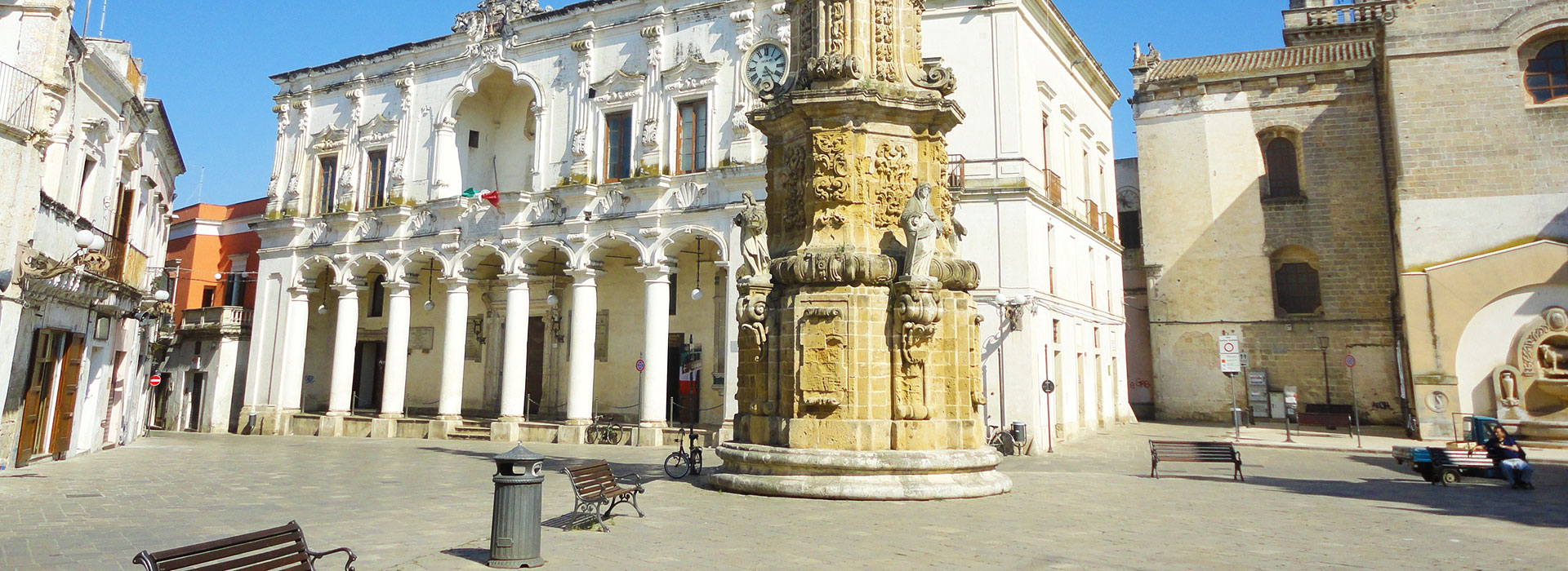 Piazza_Salandra_di_Nardò,_Lecce